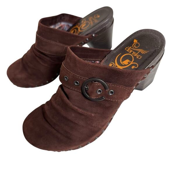 Dansko Nadine Studded Suede Clogs EU 40 US 9.5-10 Brown Slip On Comfort Mules - Picture 1 of 16